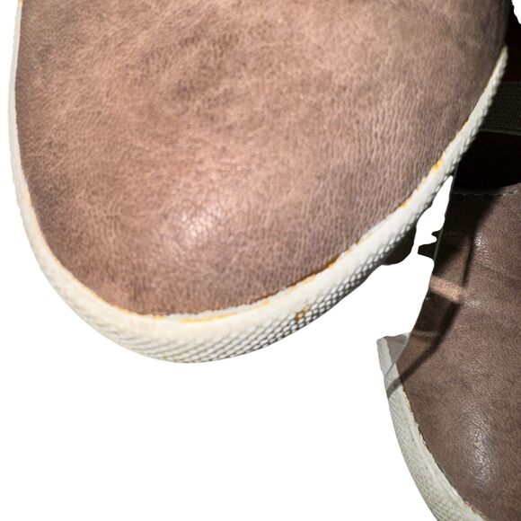 Frye Melanie T Strap Camel Gray Buffed Nubuck Leather Flat, Size 7.5 - Picture 6 of 11